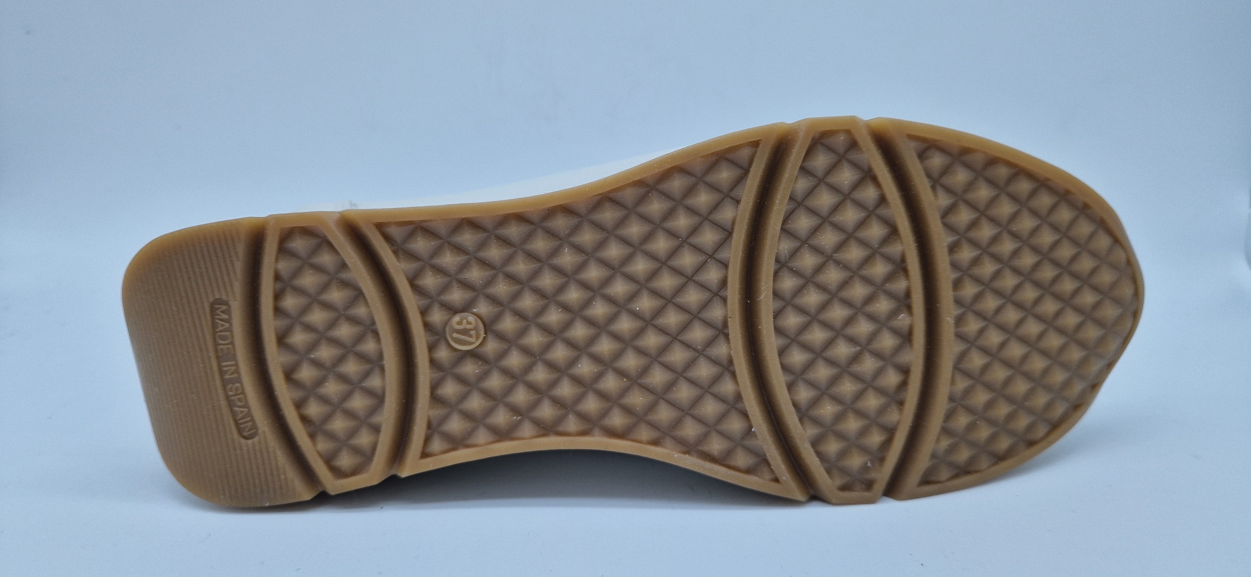 DEPORTIVO DE PIEL COLOR BEIGE