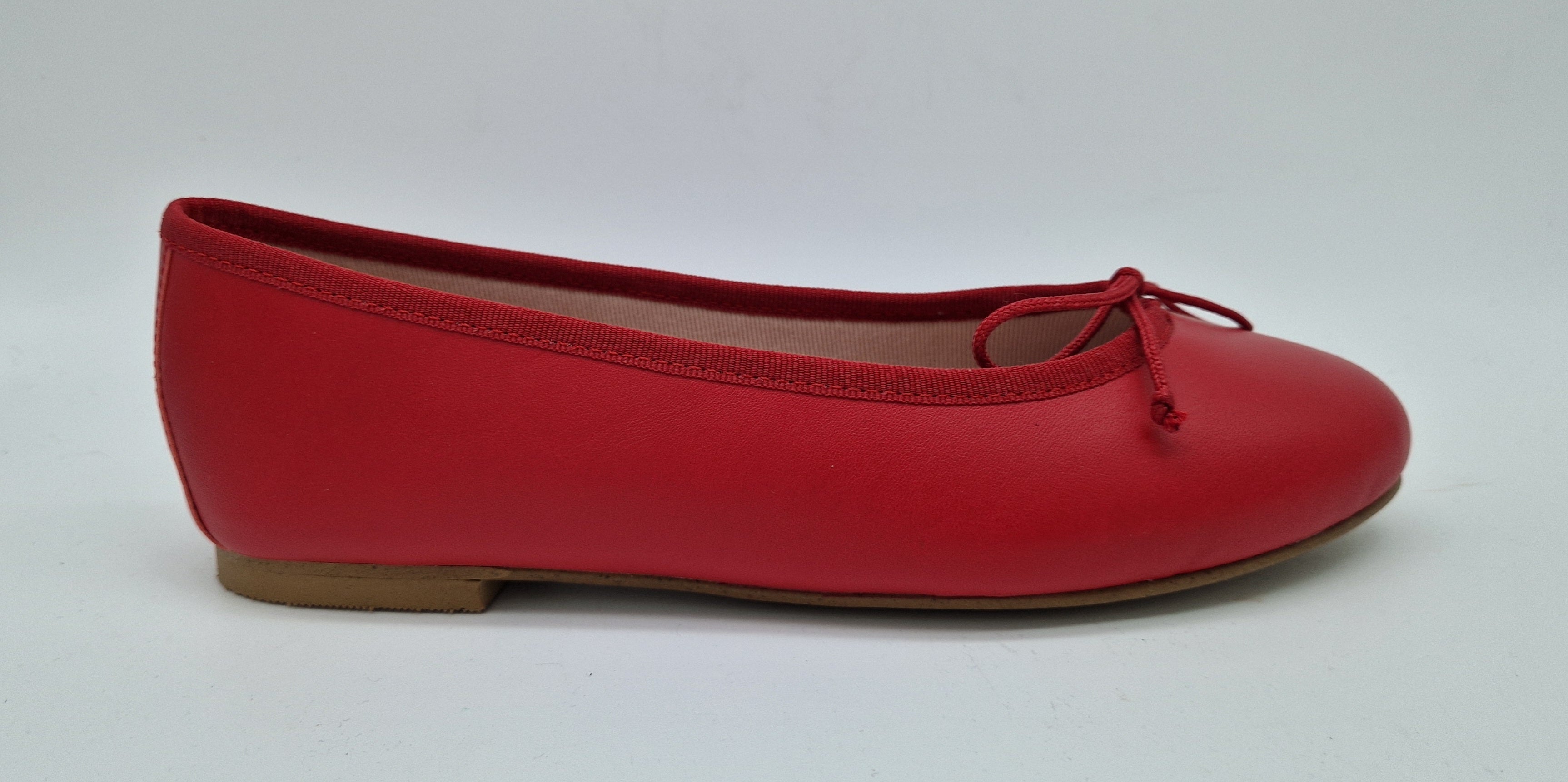 BAILARINA CLÁSICA DE PIEL ROJO