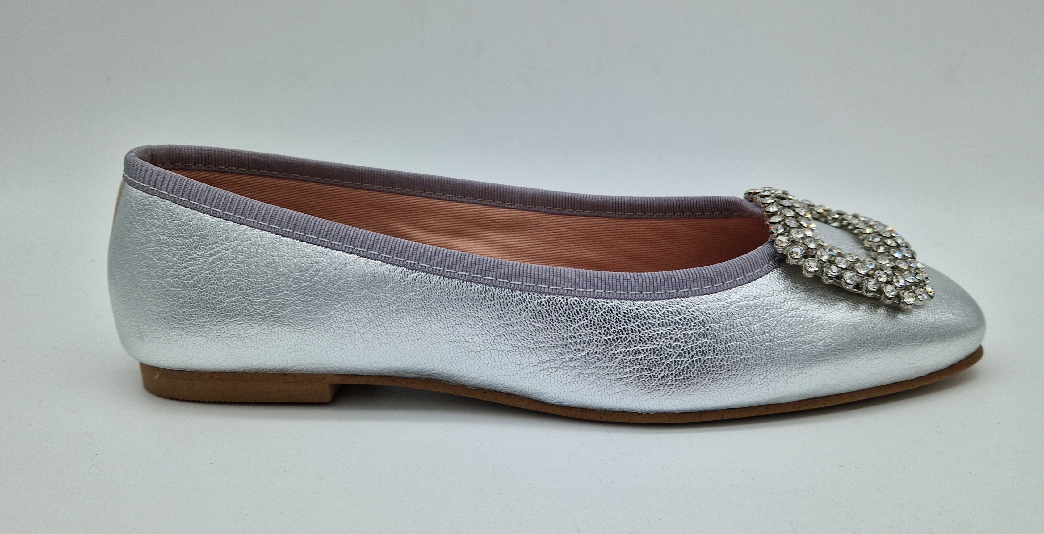 BAILARINA CON ADORNO BRILLANTE EN PIEL COLOR PLATA
