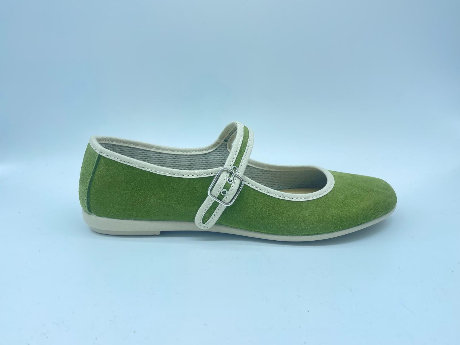 MERCEDES EN SERRAJE VERDE