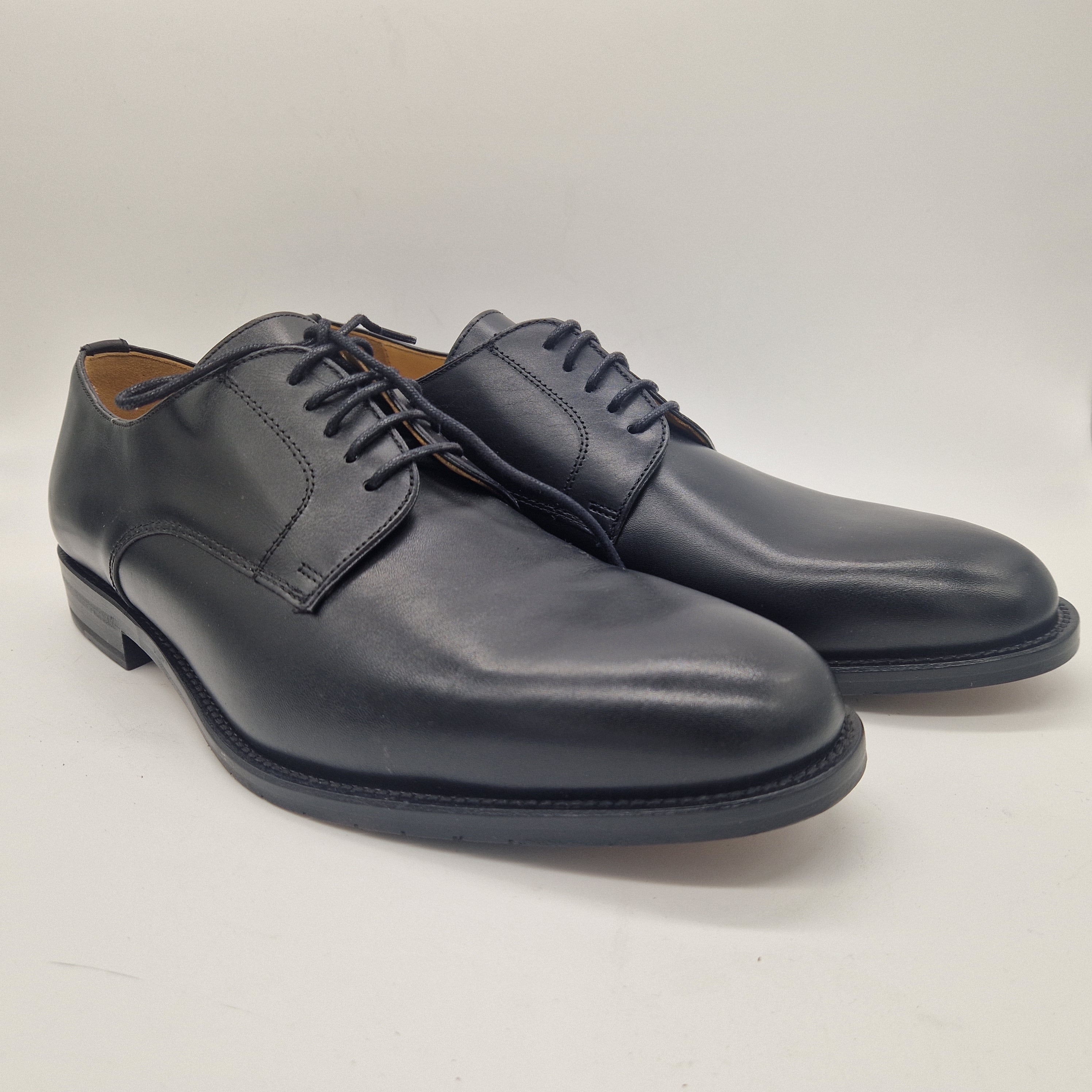 BLUCHER EN PIEL NEGRA - 70017