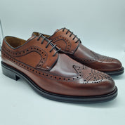 BLUCHER PICADO EN PIEL COLOR CUERO