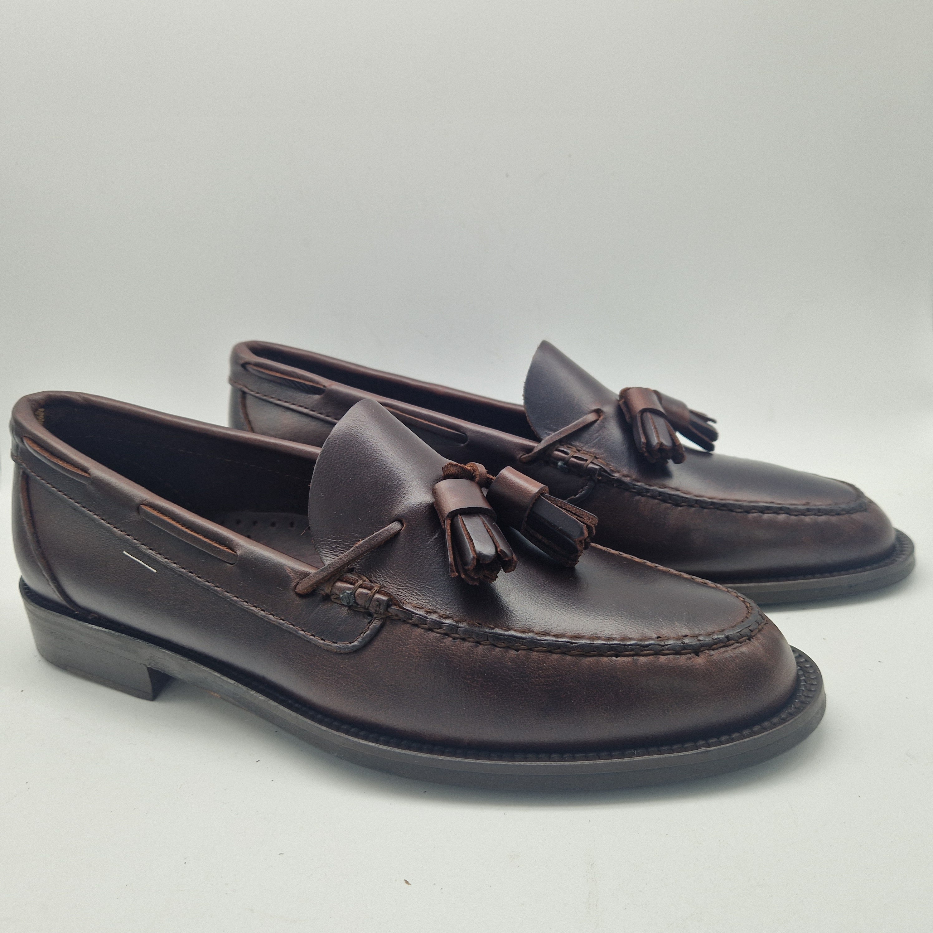 CASTELLANO DE BORLAS EN PIEL ENGRASADA MARRÓN - 70287