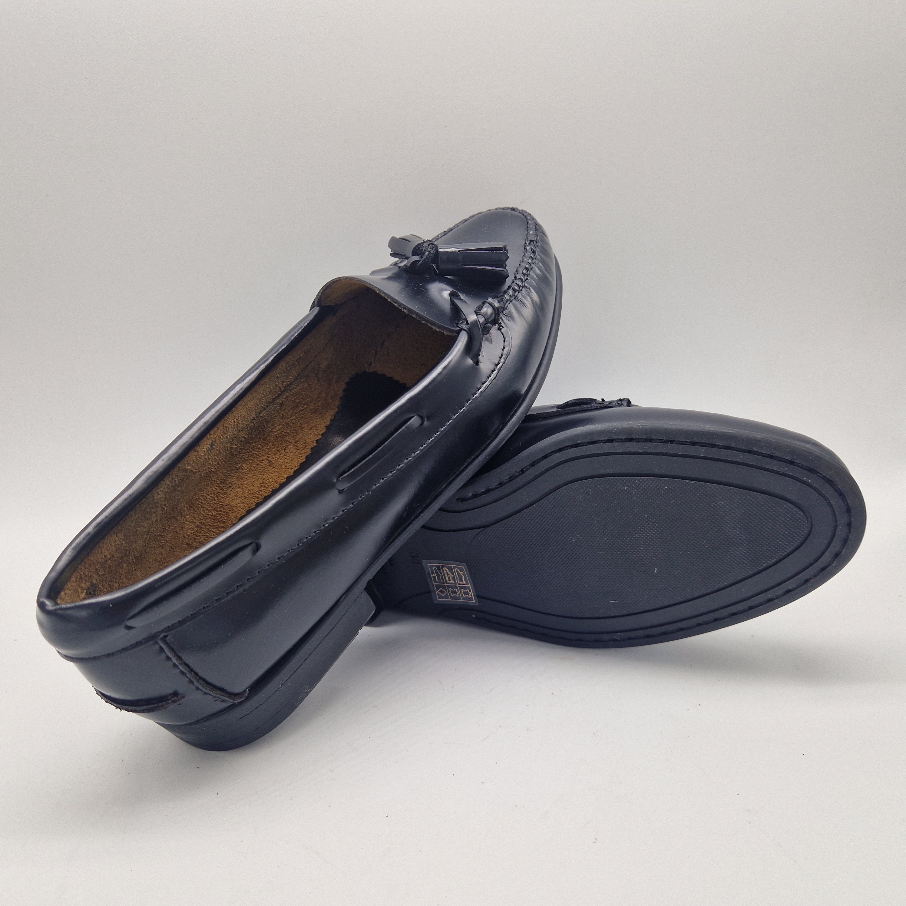 CASTELLANO DE BORLAS EN PIEL NEGRA