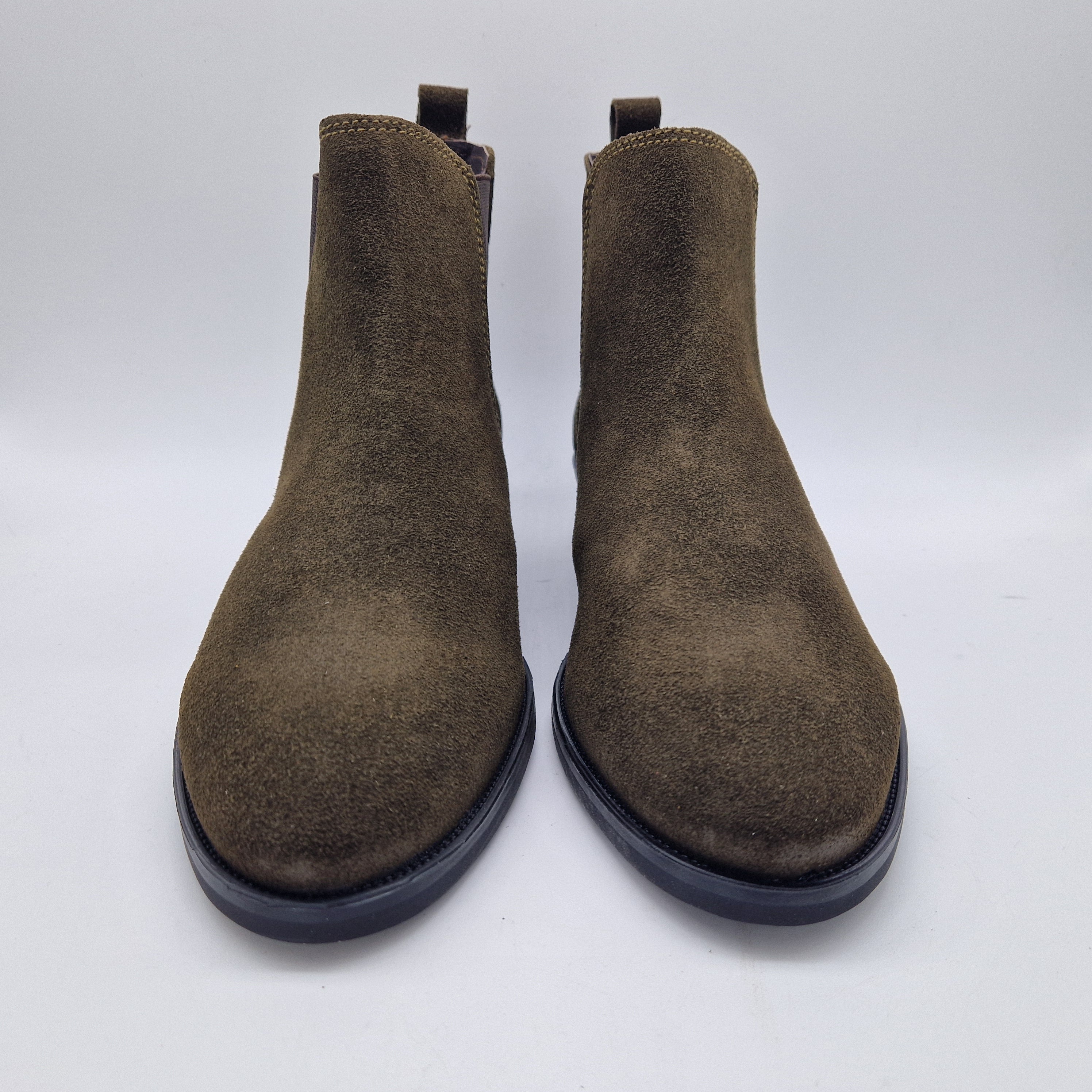 BOTÍN EN SERRAJE KAKI