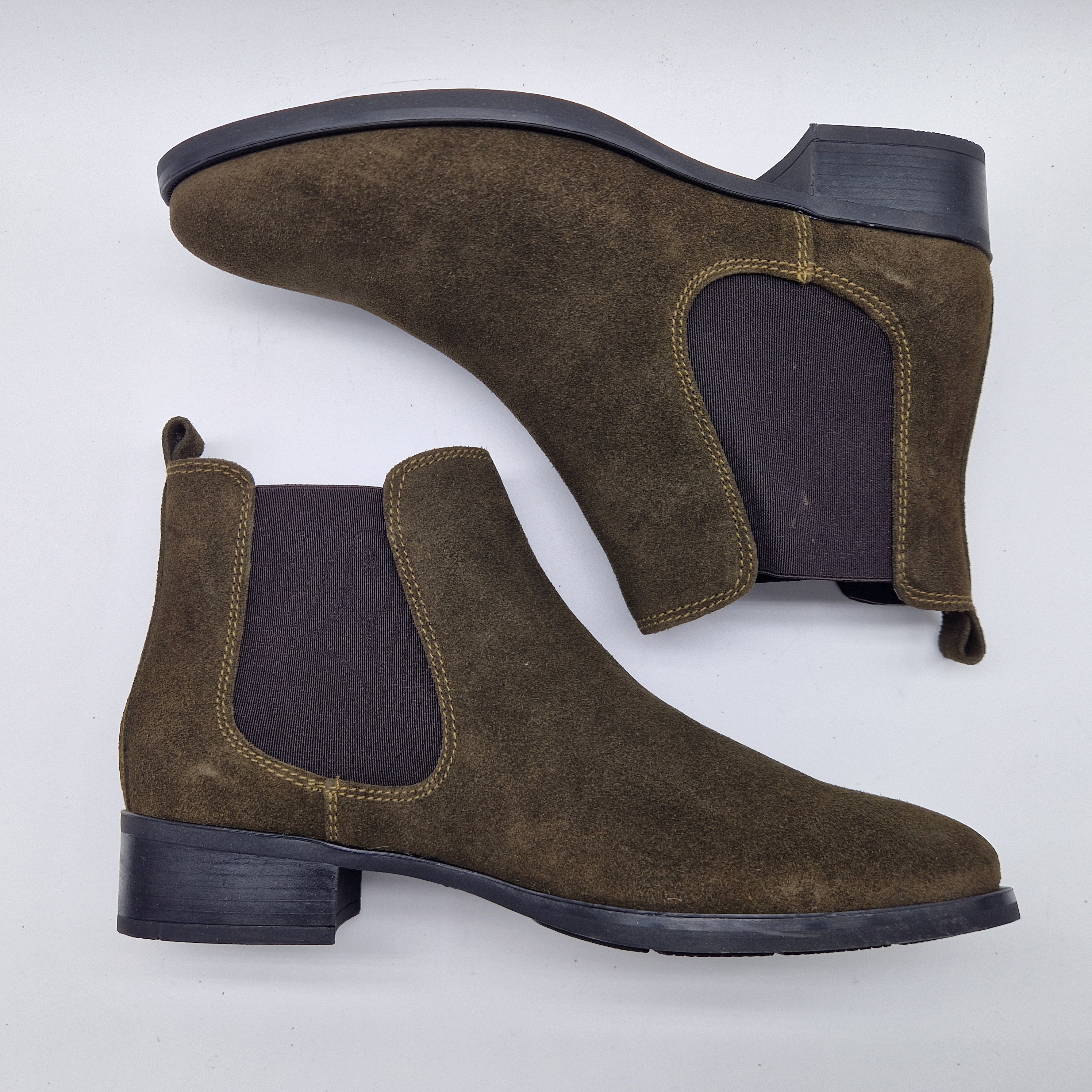 BOTÍN EN SERRAJE KAKI