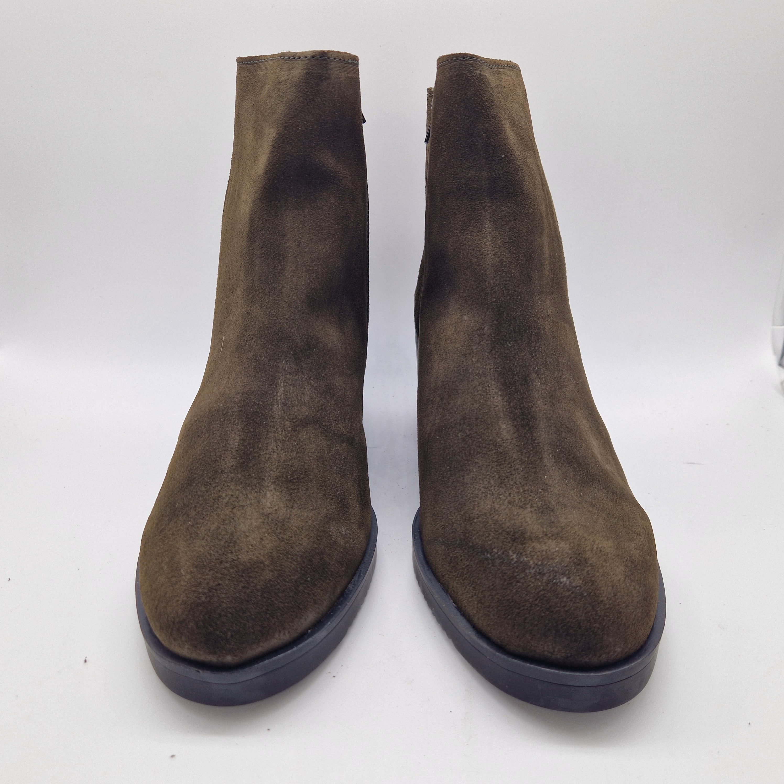 BOTÍN EN SERRAJE KAKI