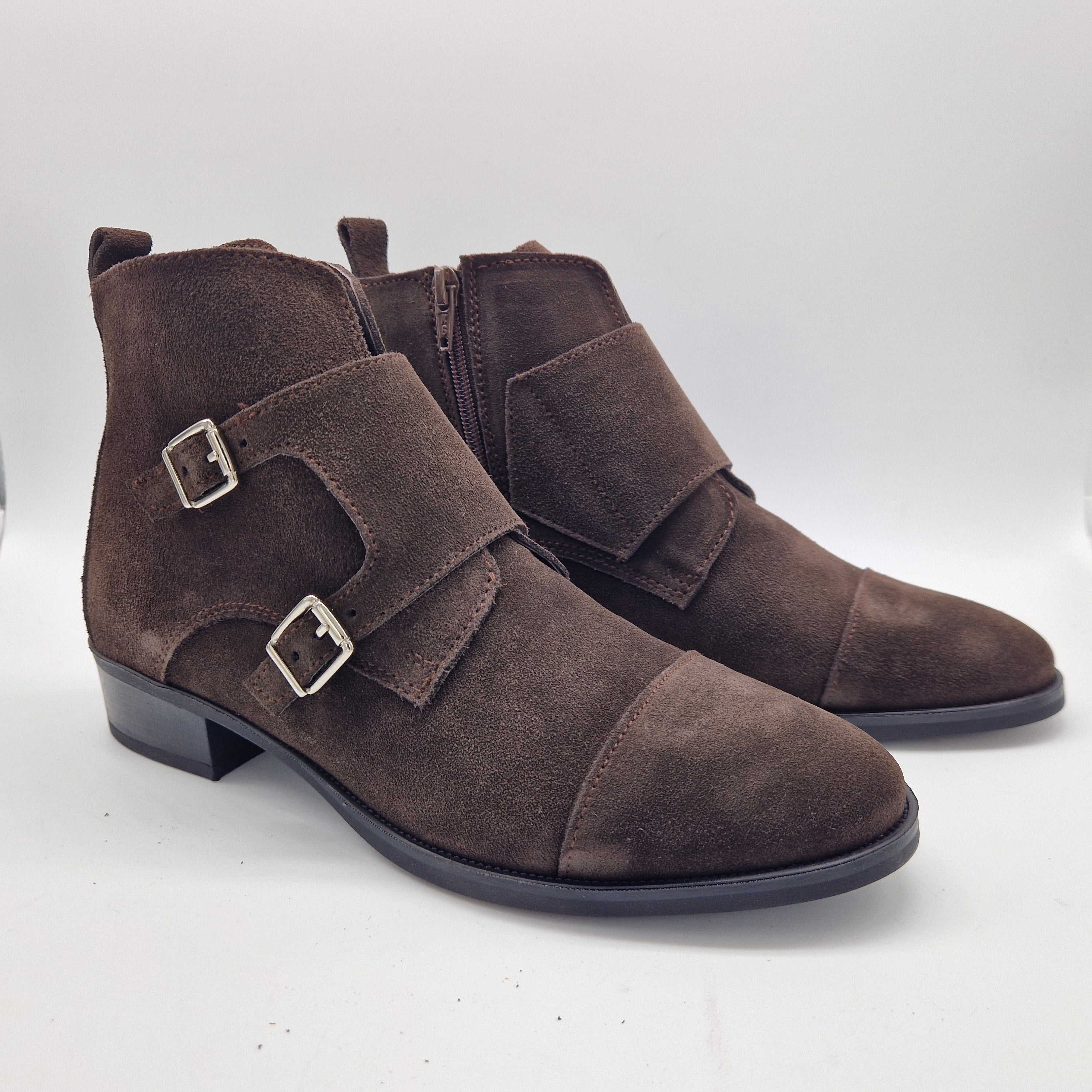 BOTÍN EN SERRAJE MARRÓN