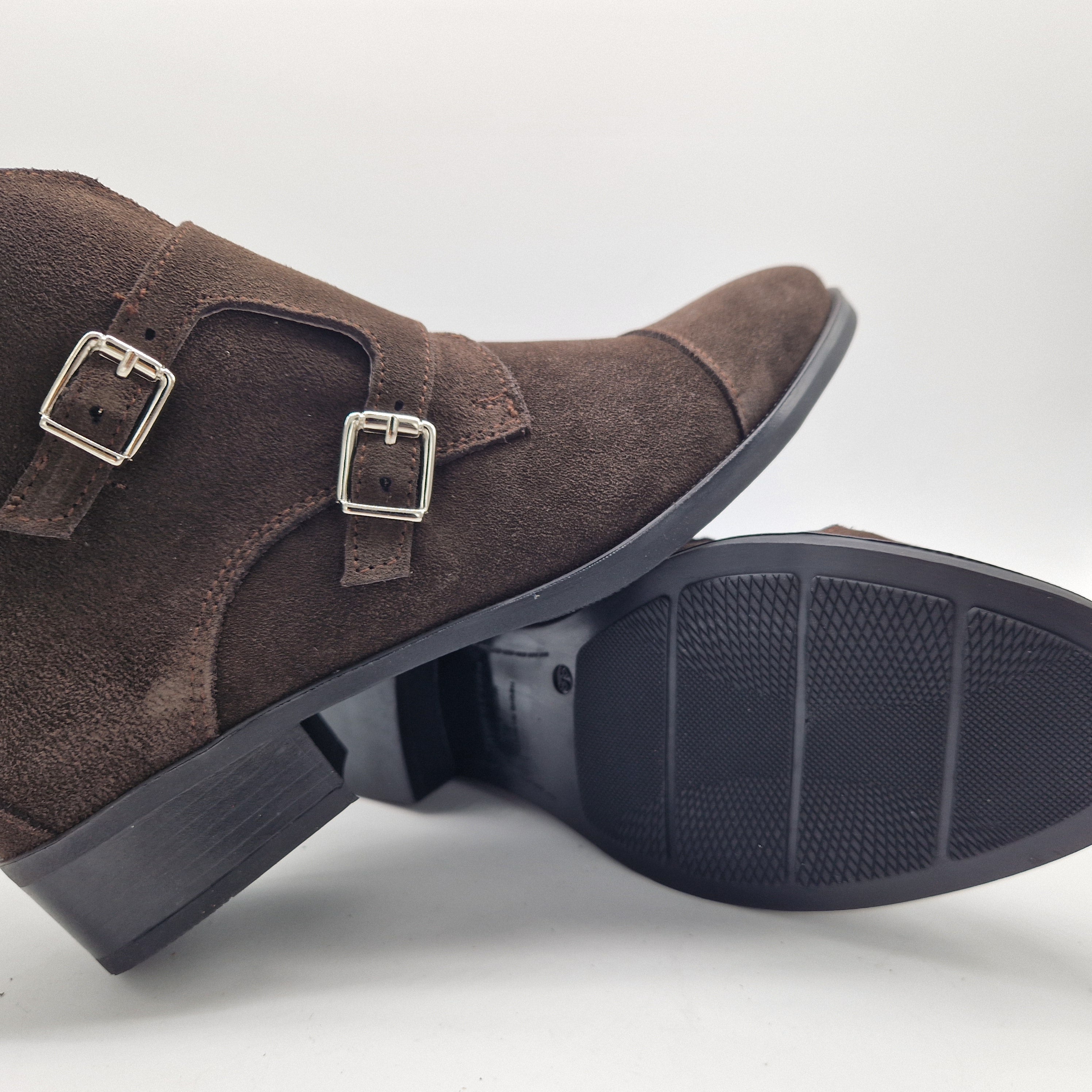 BOTÍN EN SERRAJE MARRÓN