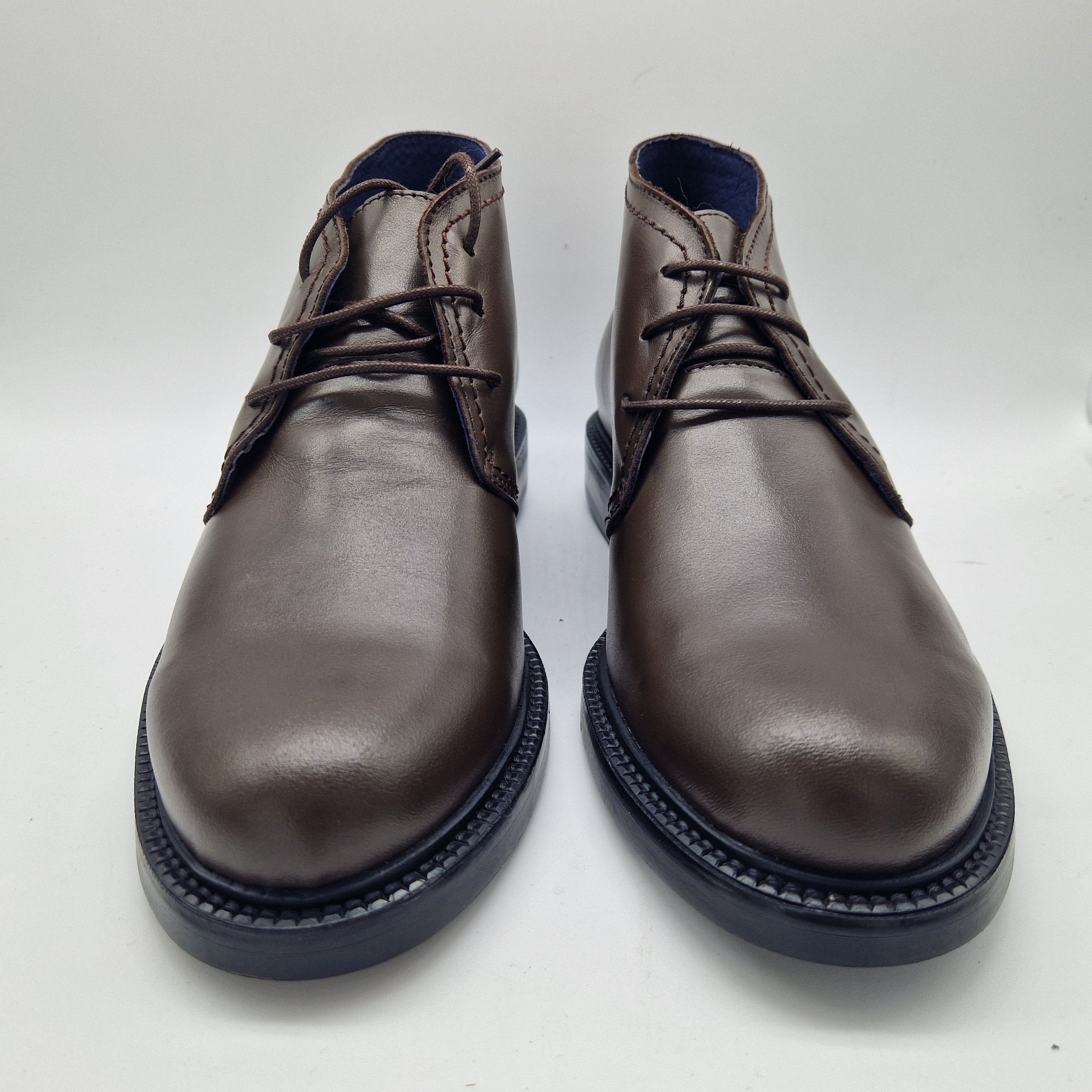 BOTÍN DE CORDONES EN PIEL MARRÓN