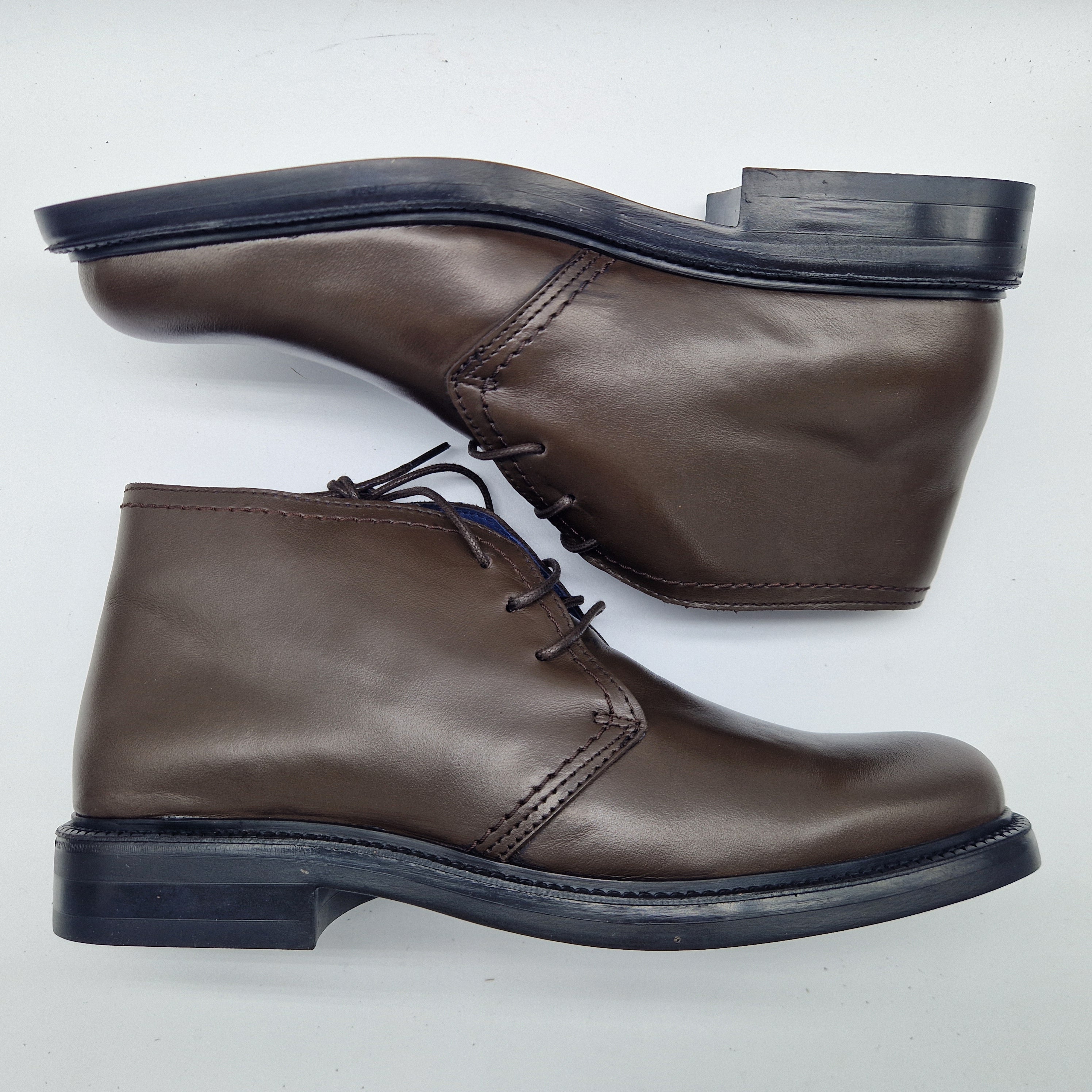 BOTÍN DE CORDONES EN PIEL MARRÓN