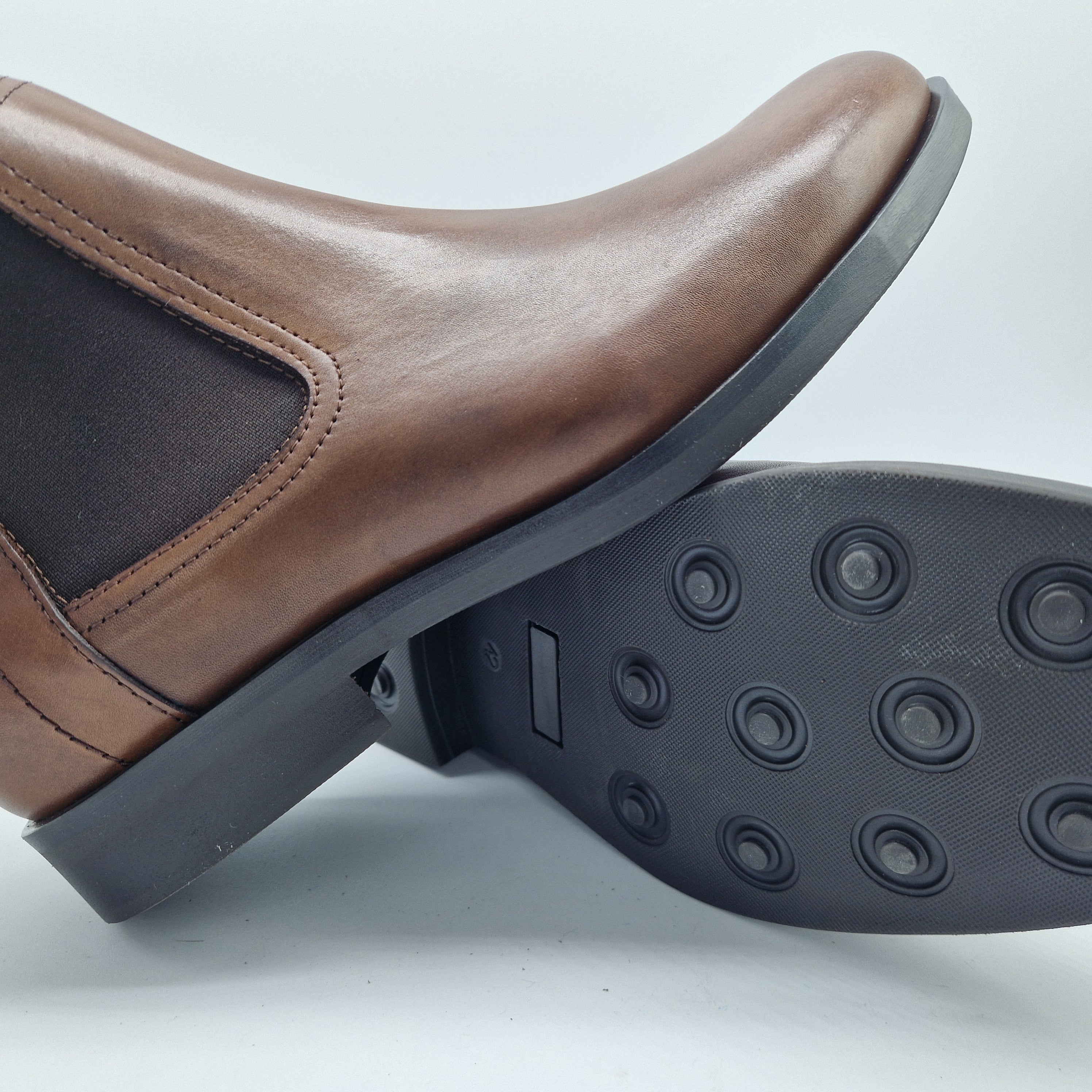 BOTIN CHELSEA EN PIEL CUERO