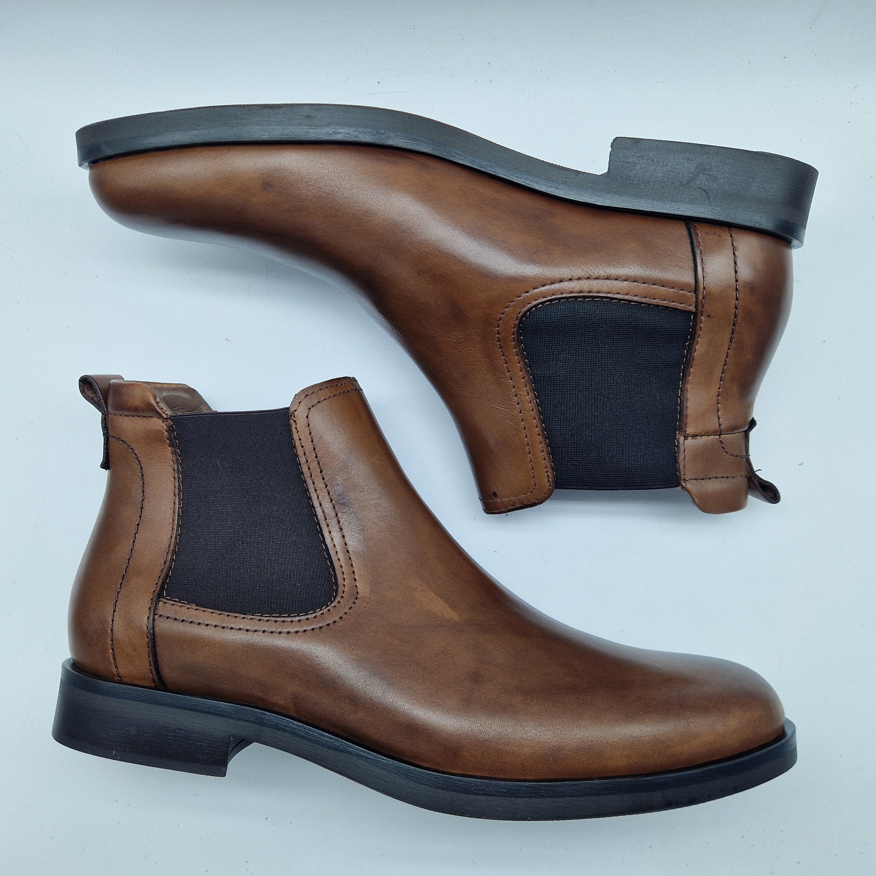 BOTIN CHELSEA EN PIEL CUERO