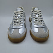 DEPORTIVO EN PIEL TONO PLATA