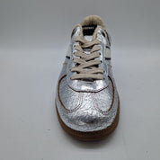 DEPORTIVO EN TONOS PLATA