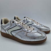 DEPORTIVO EN TONOS PLATA