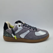 DEPORTIVO EN TONOS GRIS