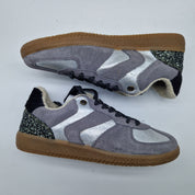 DEPORTIVO EN TONOS GRIS