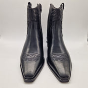 BOTÍN TIPO COW EN PIEL NEGRA