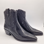 BOTÍN TIPO COW EN PIEL NEGRA