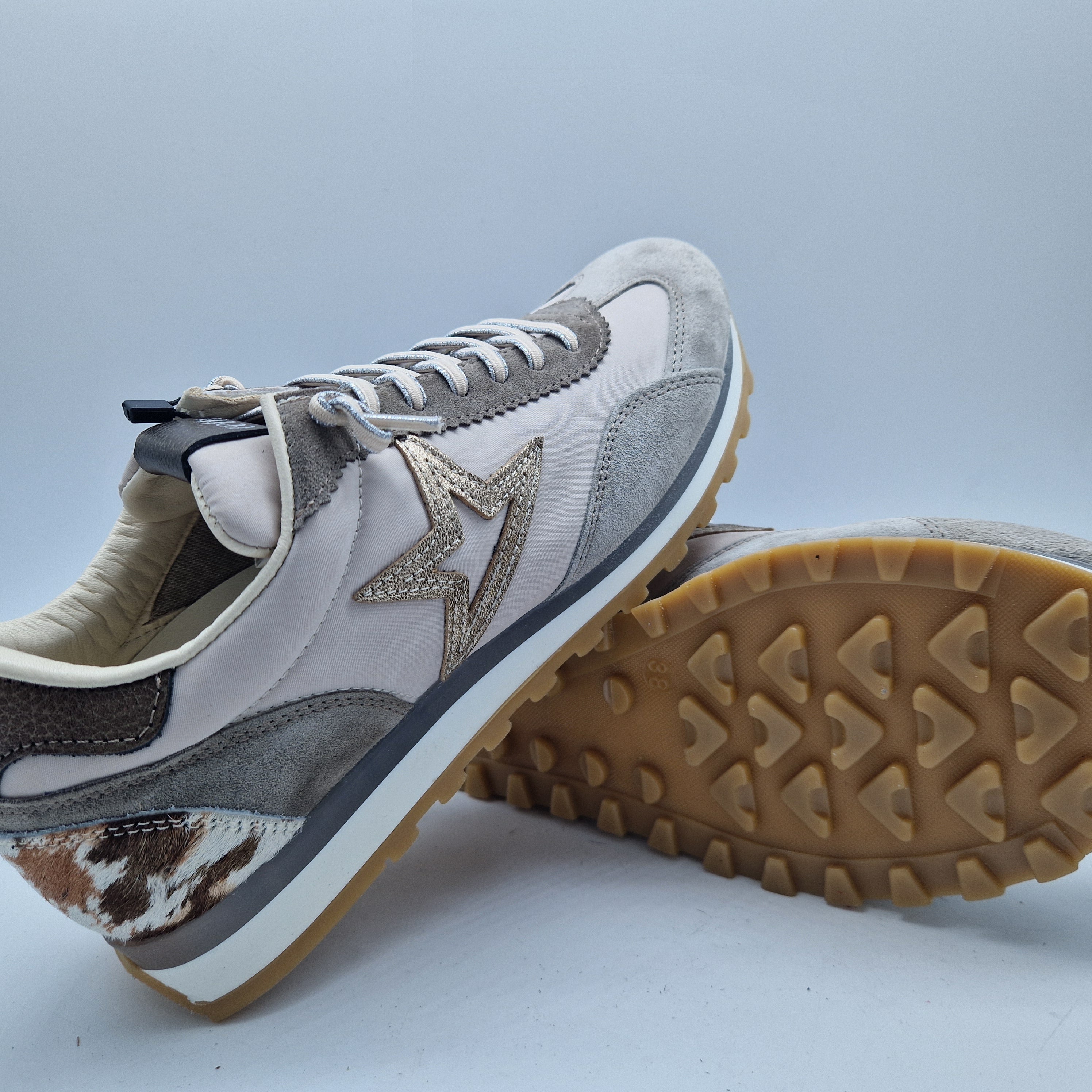 DEPORTIVO EN TONOS GRISES