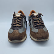 DEPORTIVO EN TONOS MARRONES