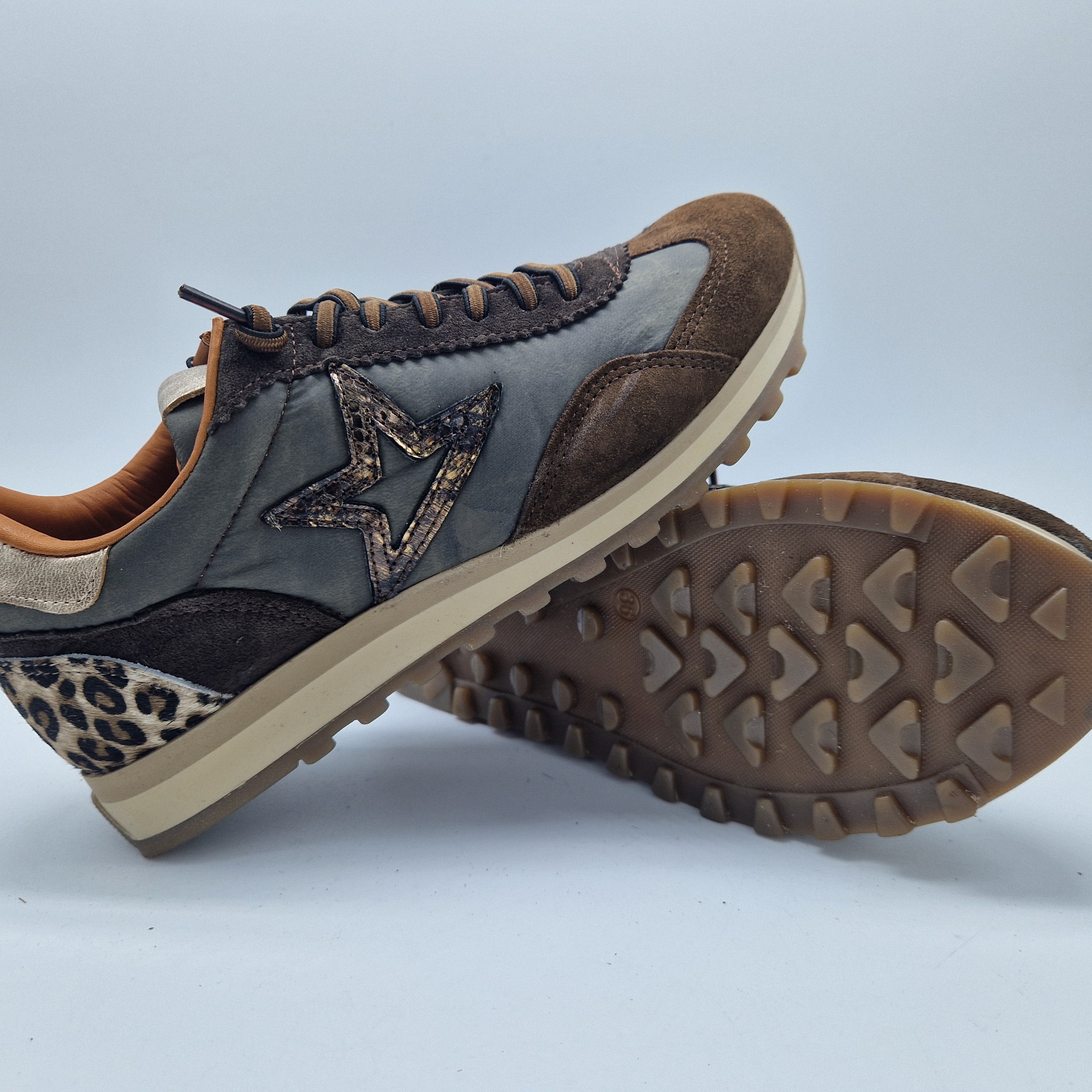 DEPORTIVO EN TONOS MARRONES