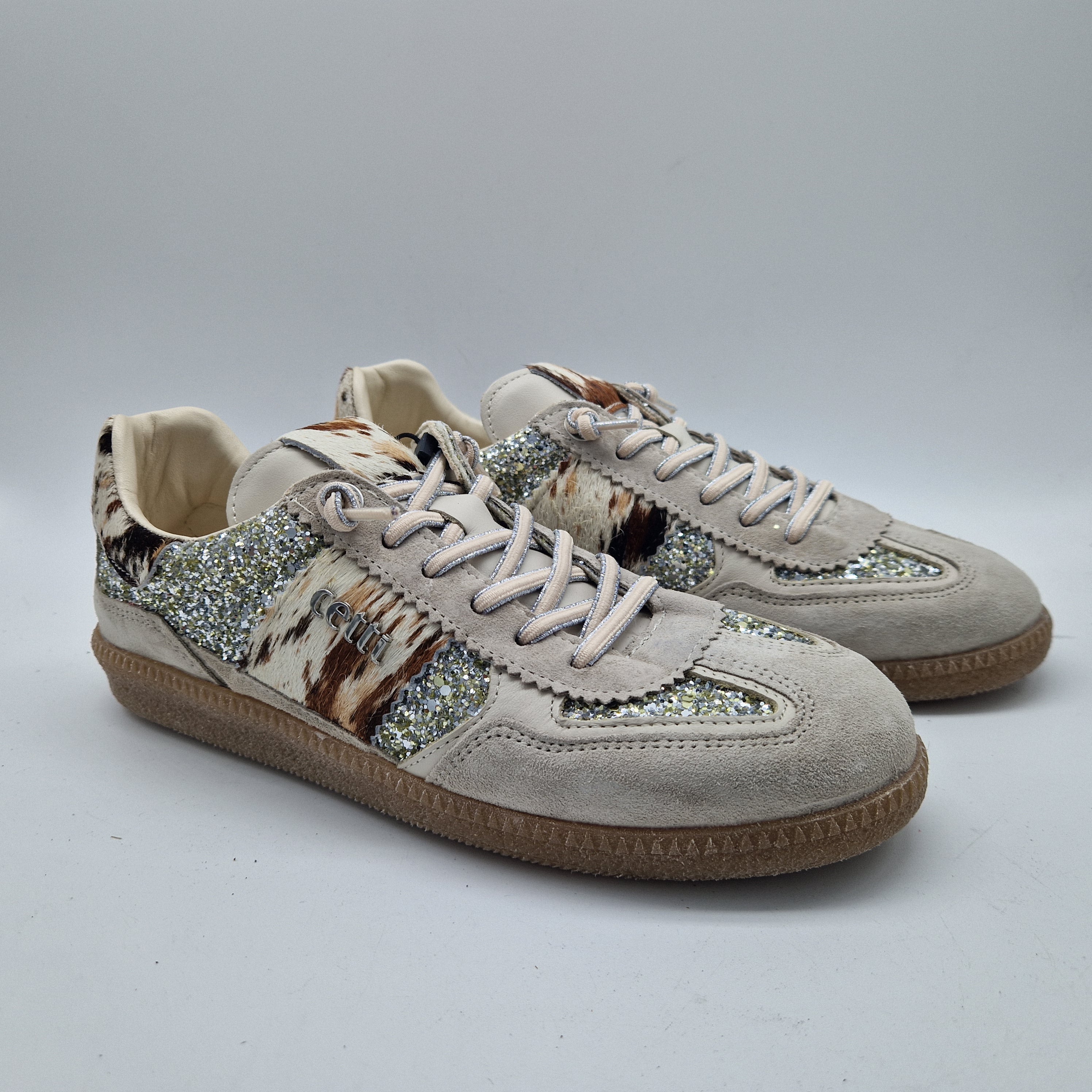 DEPORTIVO EN TONOS CHAMPAGNE