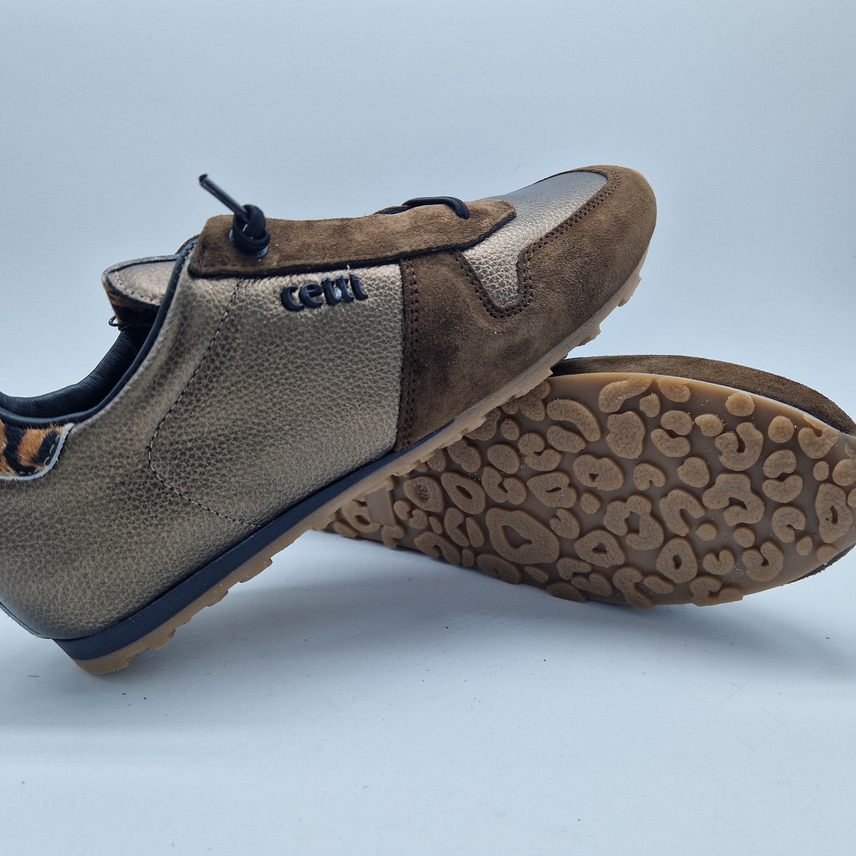 DEPORTIVO DE PISO FINO EN METAL BRONCE