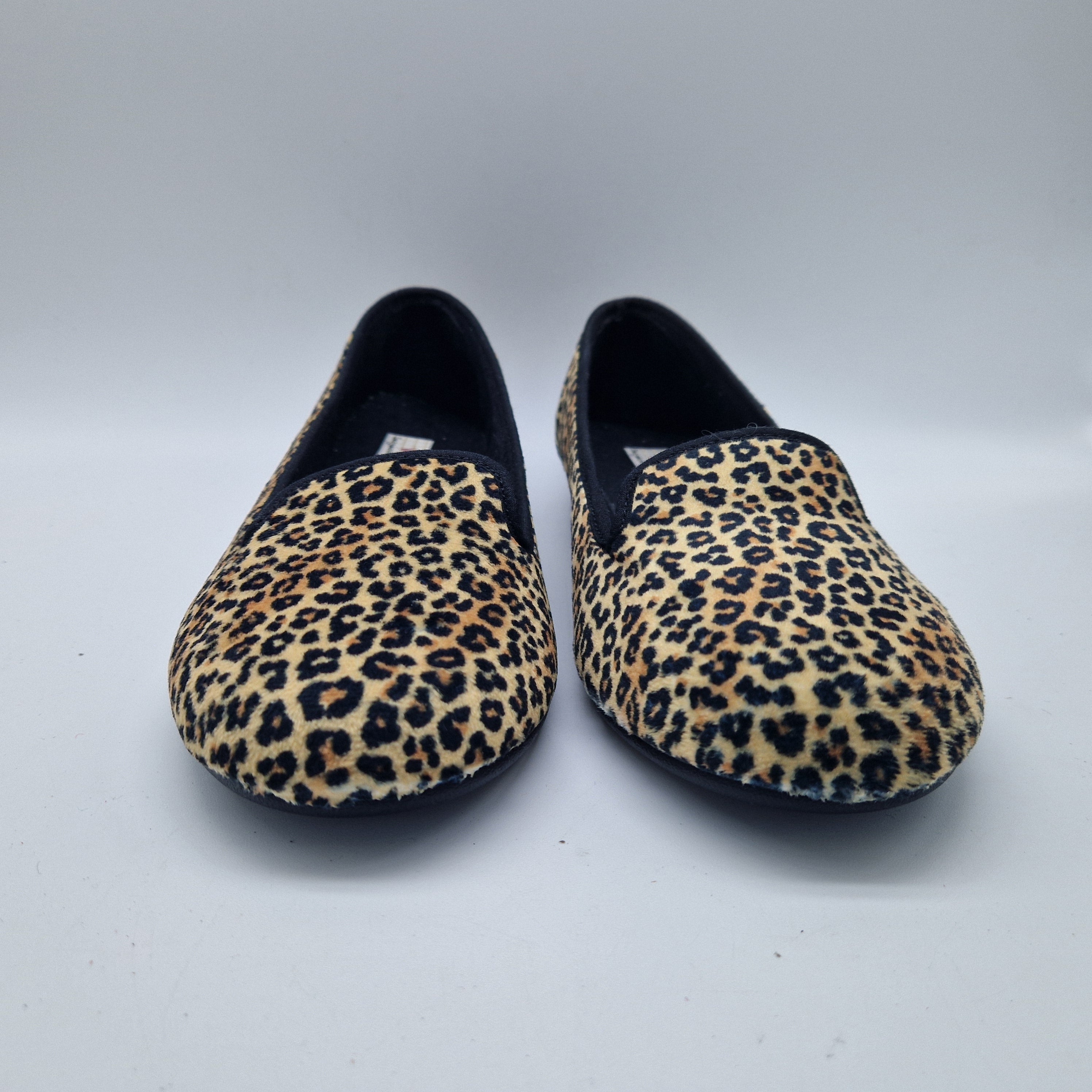 COPETE EN TERCIOPELO LEOPARDO