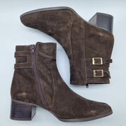 BOTÍN EN SERRAJE MARRÓN