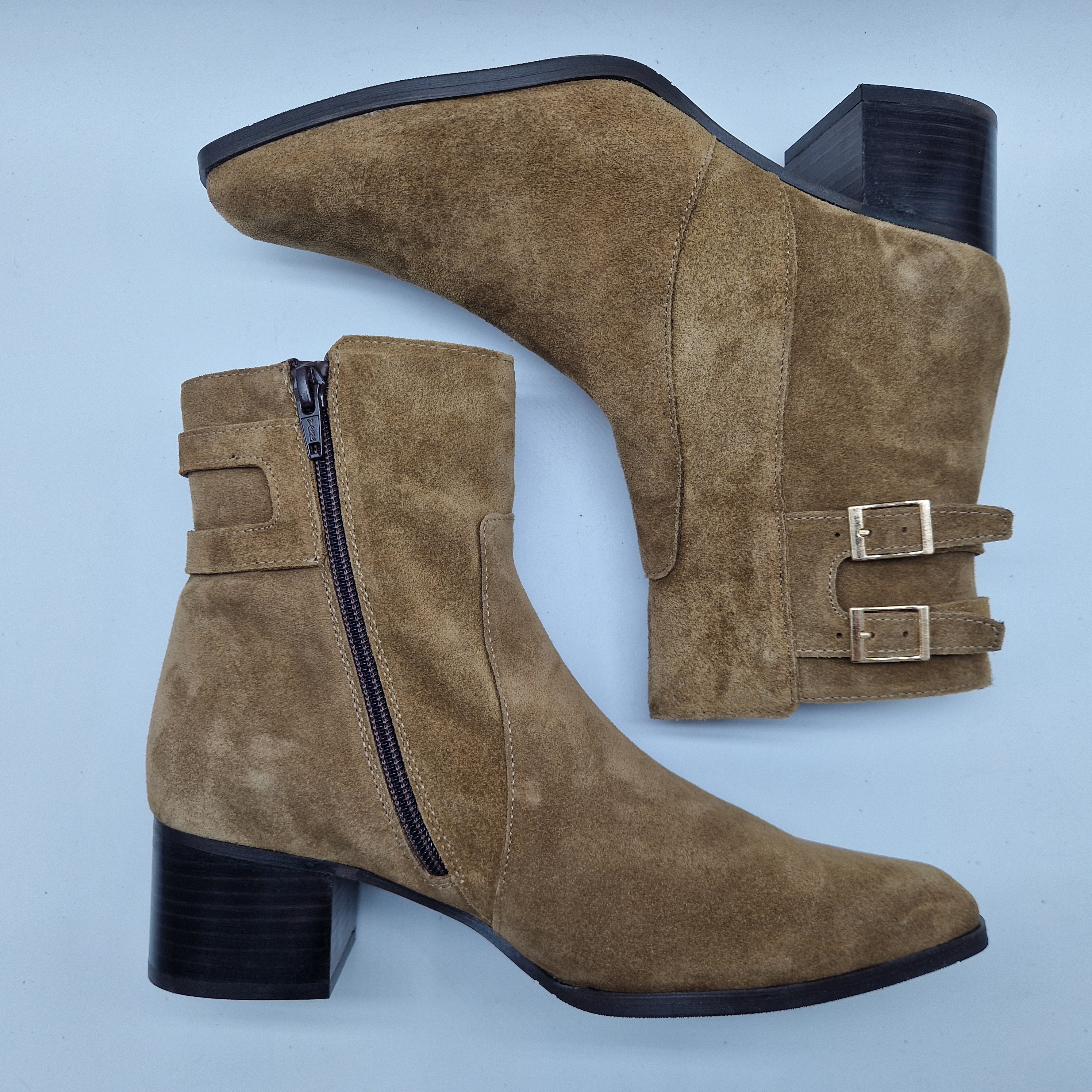 BOTÍN EN SERRAJE CUERO