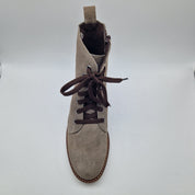 BOTITA DE CORDONES EN SERRAJE TAUPE