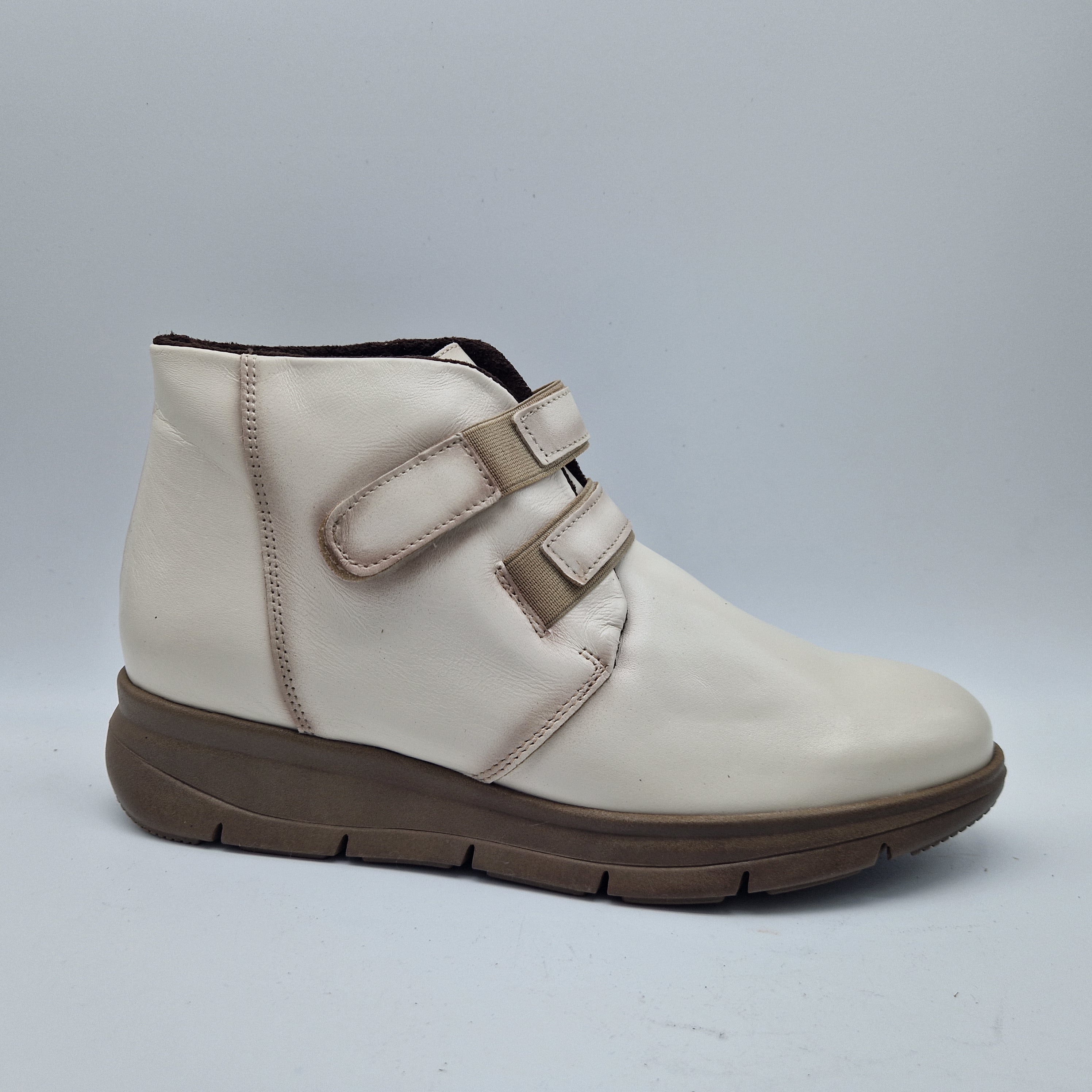 71016-BOTINDEVELCROCOMODOENPIELBEIGE.jpg