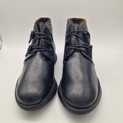 BOTITA CÓMODA DE ELÁSTICOS EN PIEL NEGRA