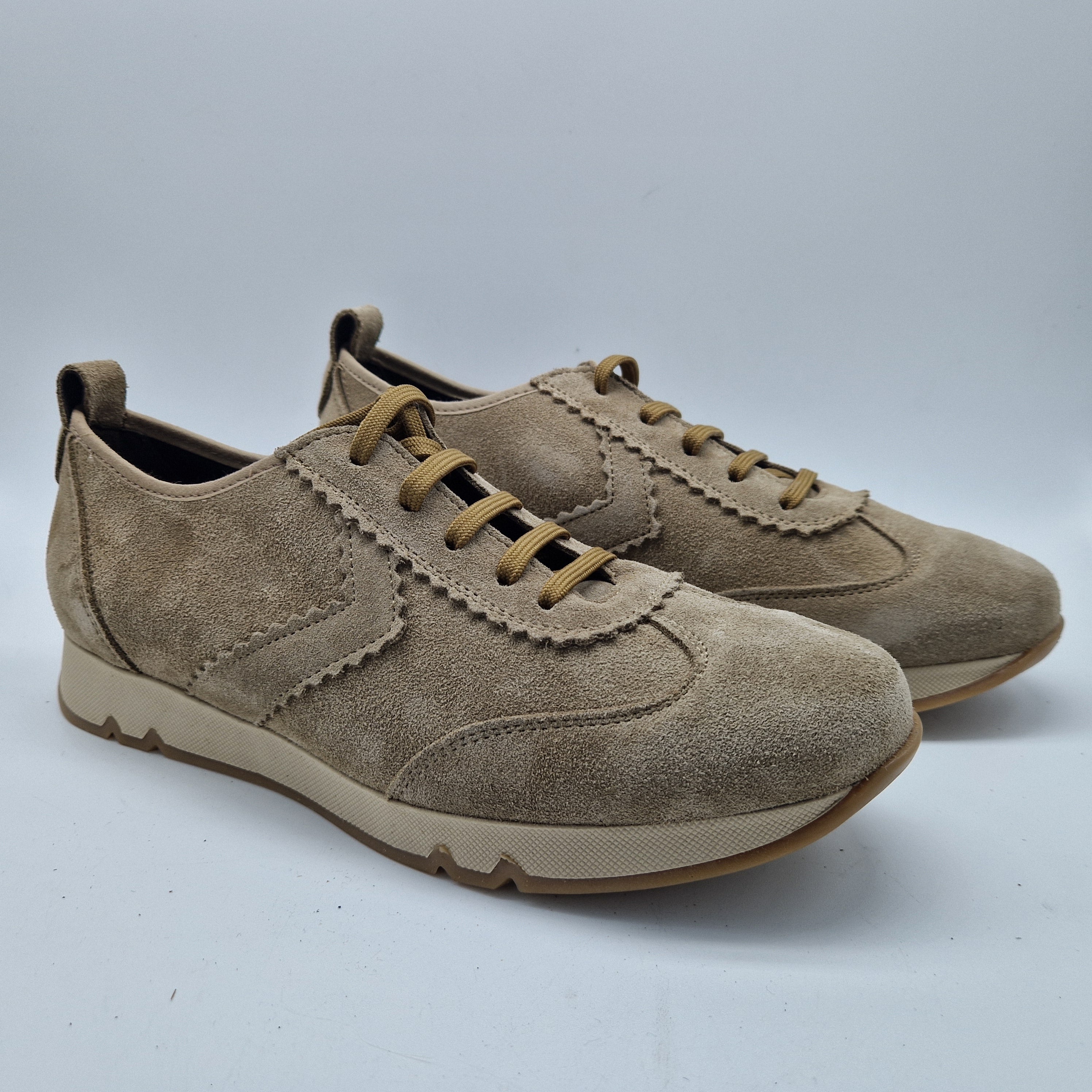 DEPORTIVO EN SERRAJE TAUPE