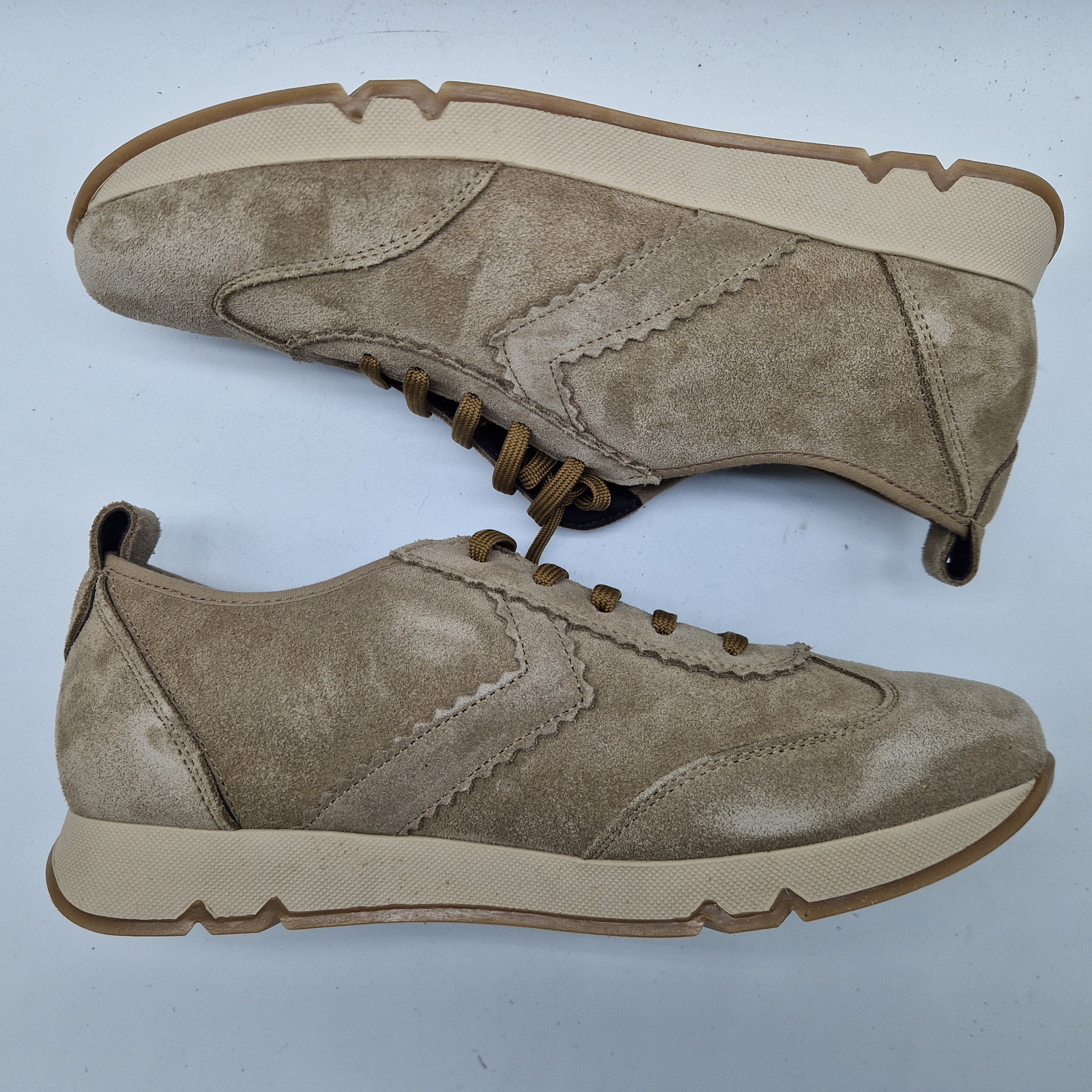 DEPORTIVO EN SERRAJE TAUPE