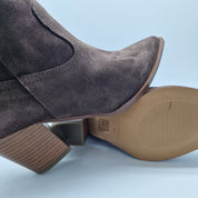 BOTÍN COW EN SERRAJE MOKA