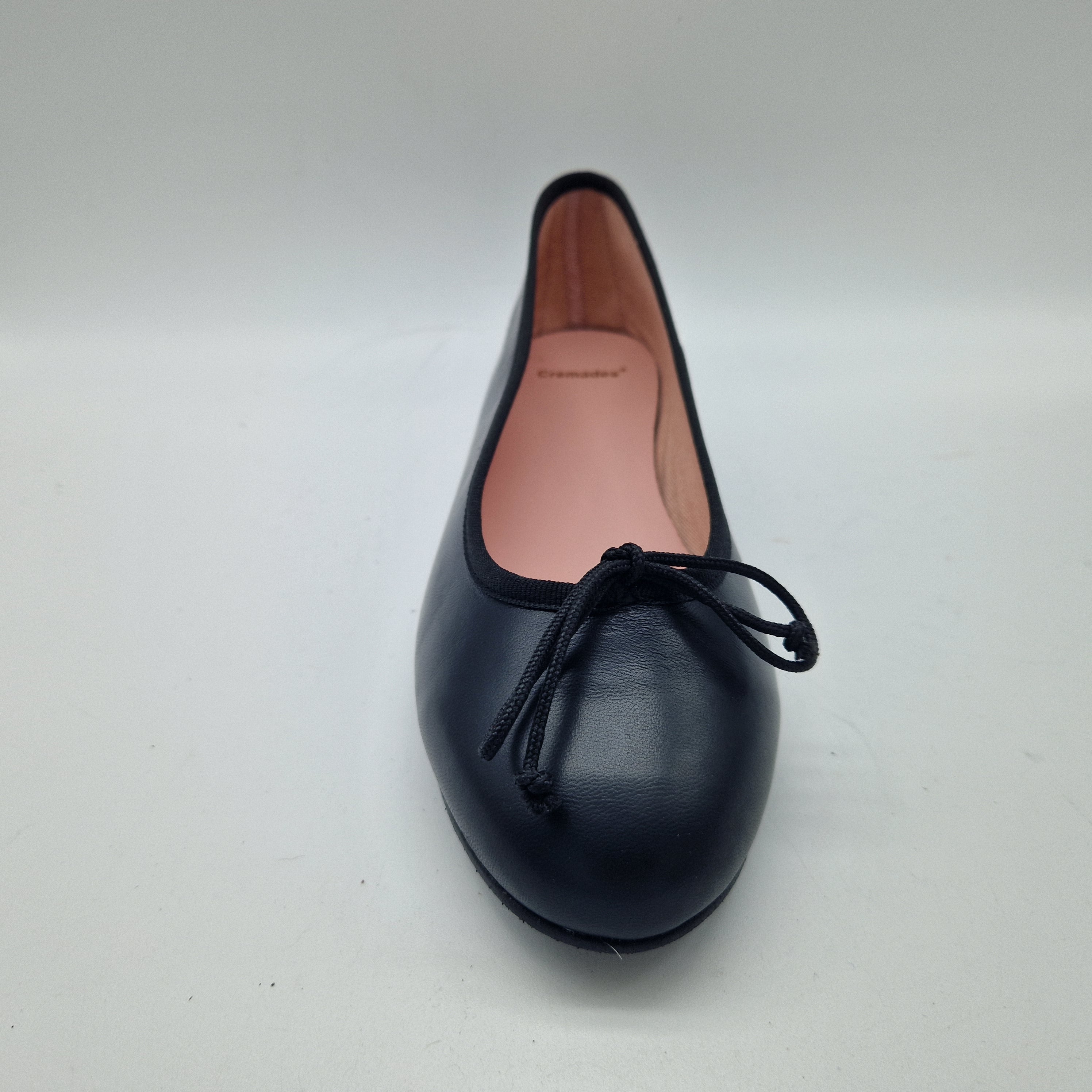 71207-BAILARINACLASICAENPIELNEGRA_FOTO2.jpg