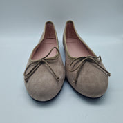 BAILARINA CLÁSICA EN ANTE TAUPE