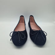 BAILARINA CLÁSICA EN ANTE NEGRO