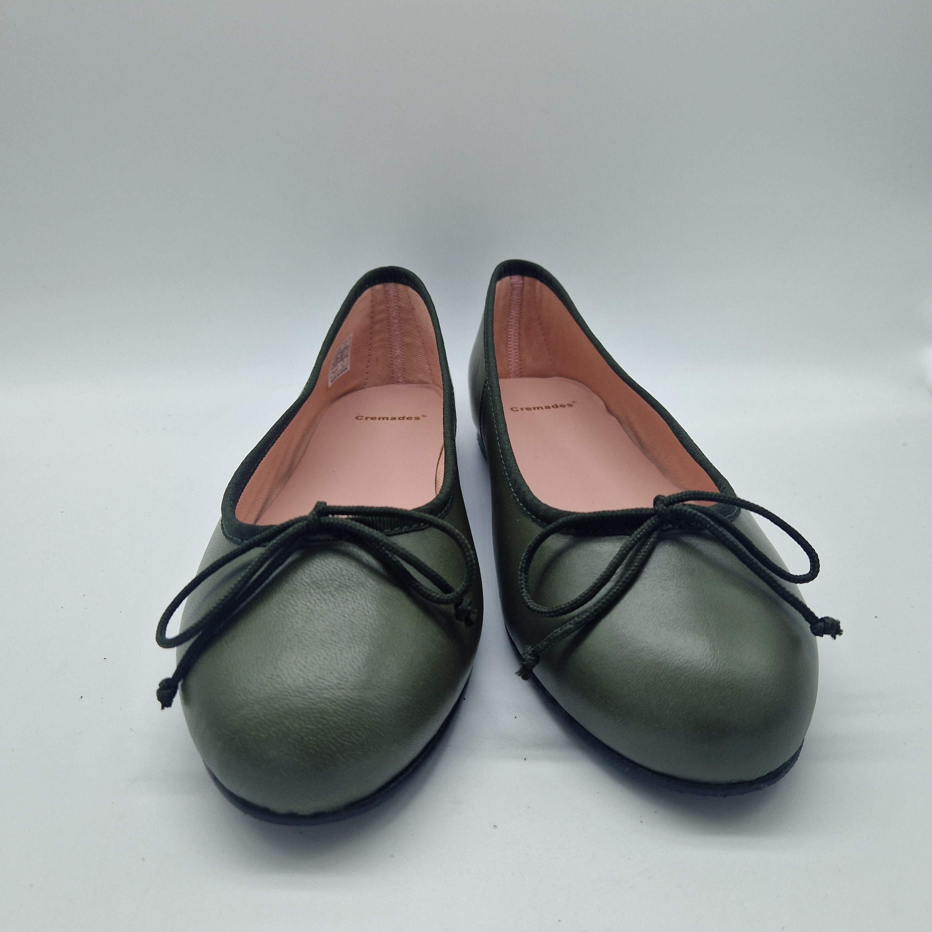 BAILARINA CLÁSICA EN PIEL KAKI