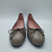 BAILARINA CLÁSICA EN PIEL GRIS