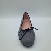 BAILARINA CLÁSICA EN ANTE GRIS Y VIVO NEGRO