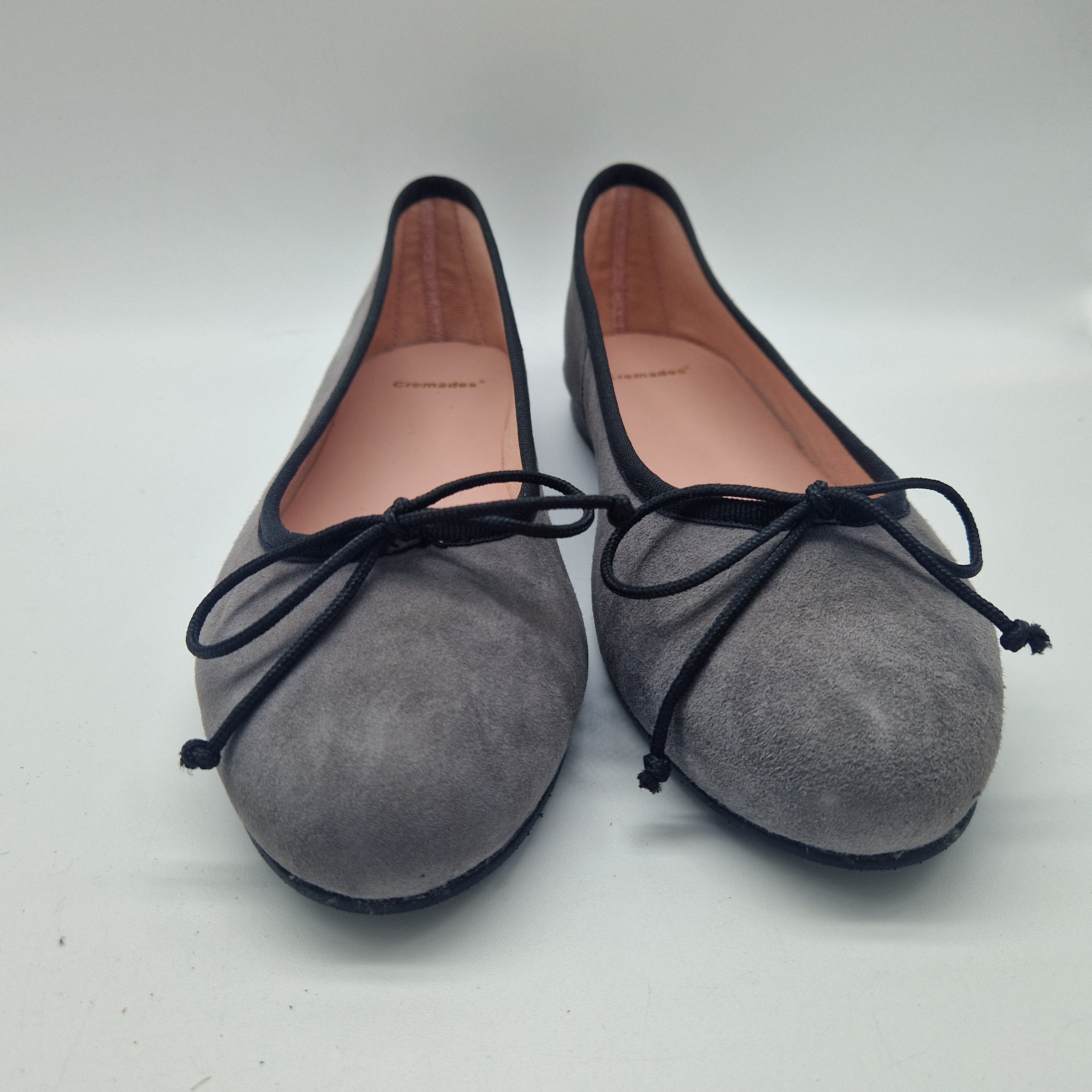 BAILARINA CLÁSICA EN ANTE GRIS Y VIVO NEGRO