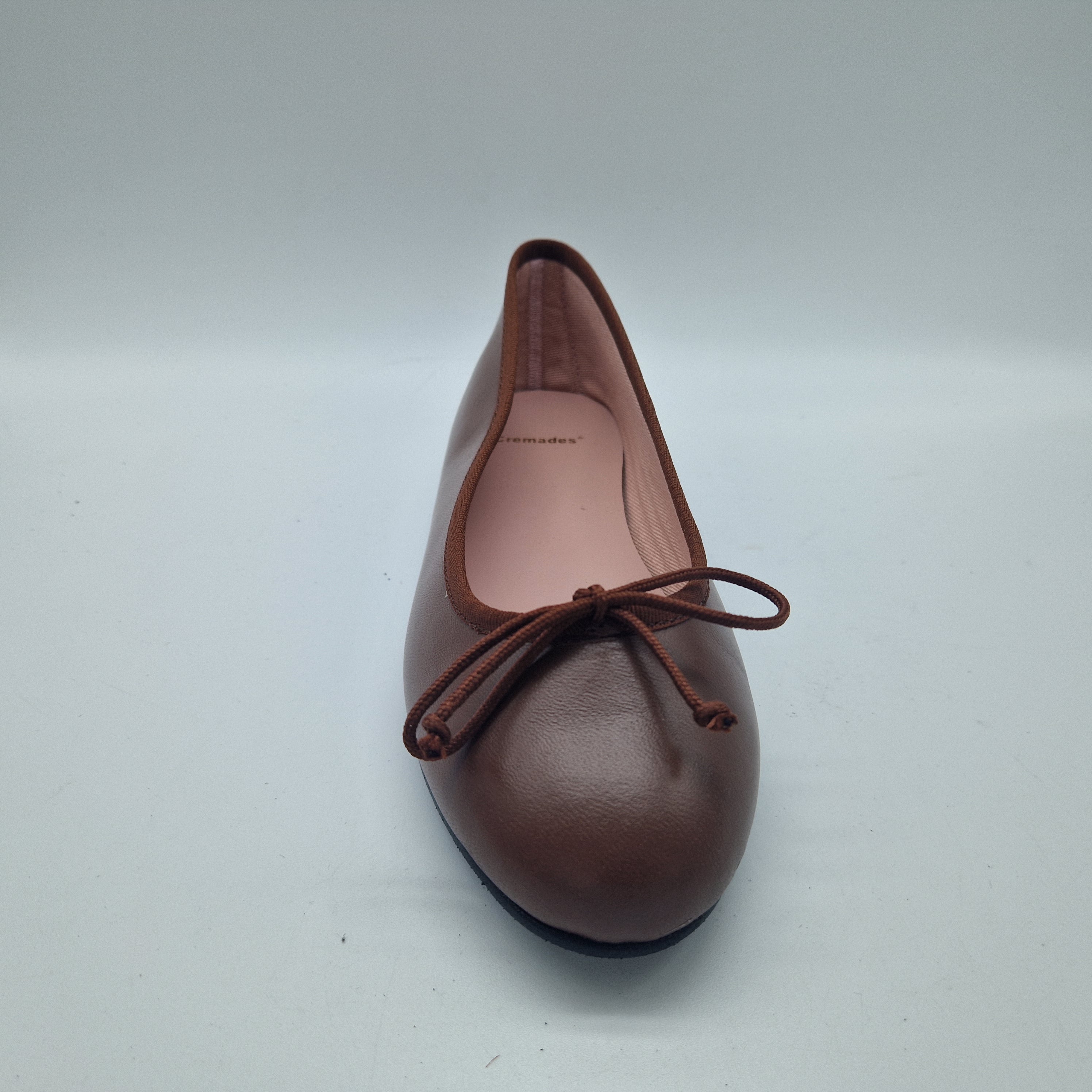 71230-BAILARINACLASICAENPIELMARRON_FOTO2.jpg