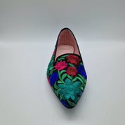 COPTE CON FLORES BORDADAS EN NEGRO