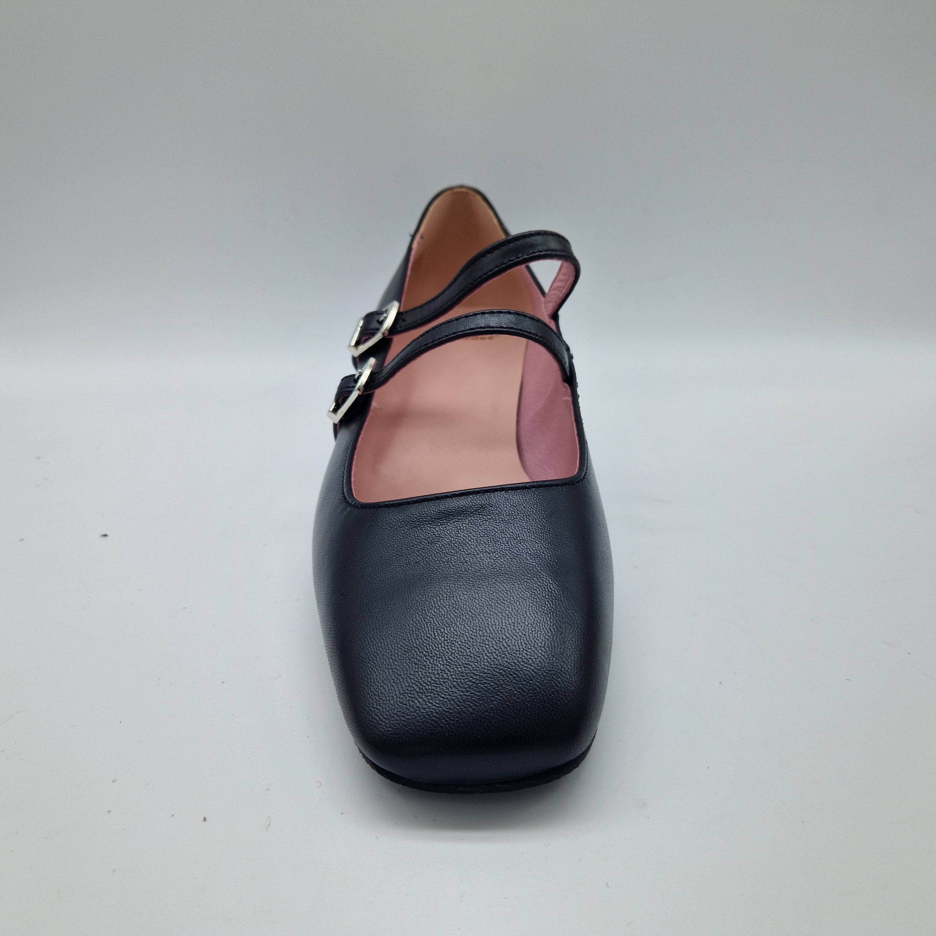 71445-BAILARINACONHEBILLASENPIELNEGRO_FOTO2.jpg