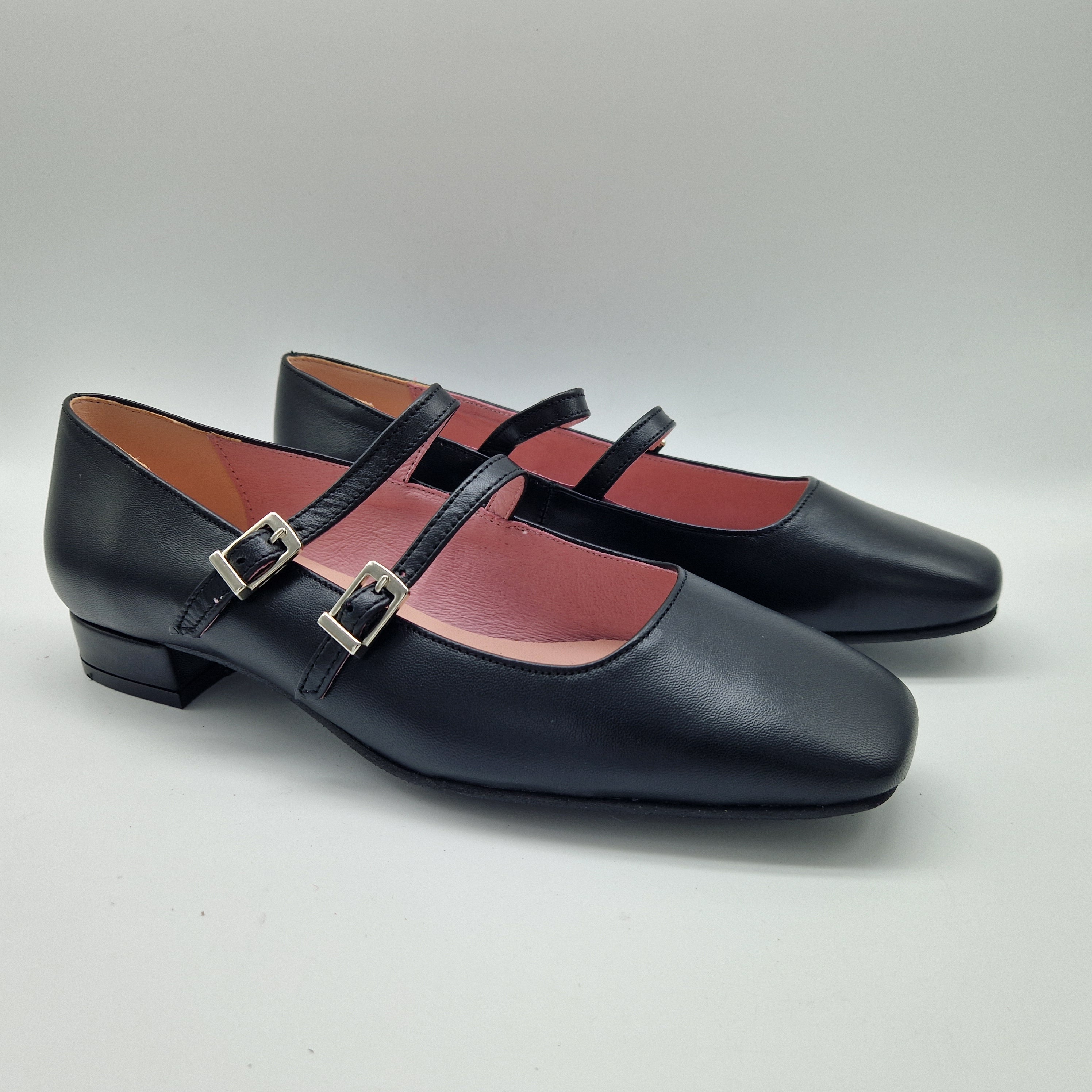 BAILARINA CON HEBILLAS EN PIEL NEGRO