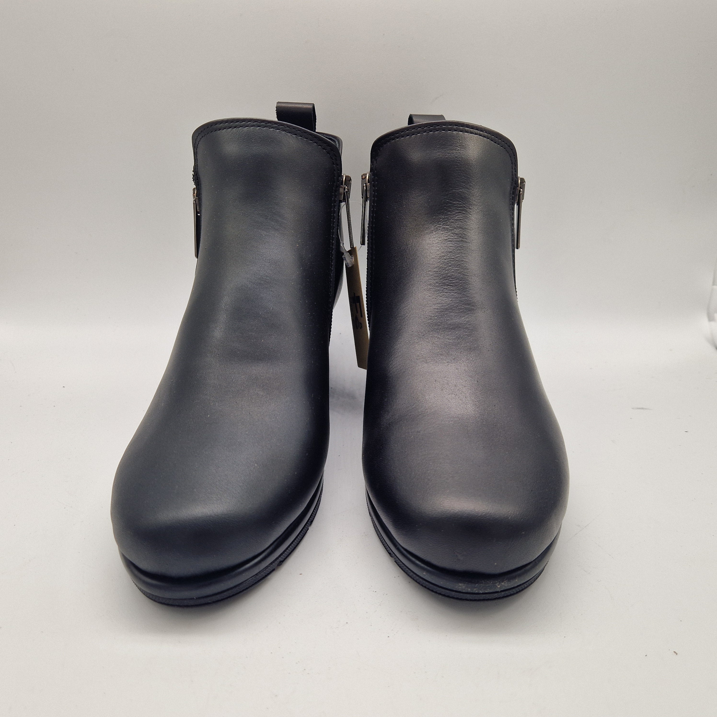 BOTÍN CÓMODO EN PIEL NEGRO